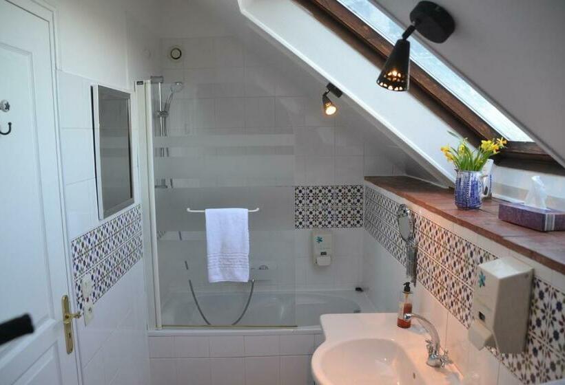 Номер Стандарт, Hôtel Les Grands Chênes