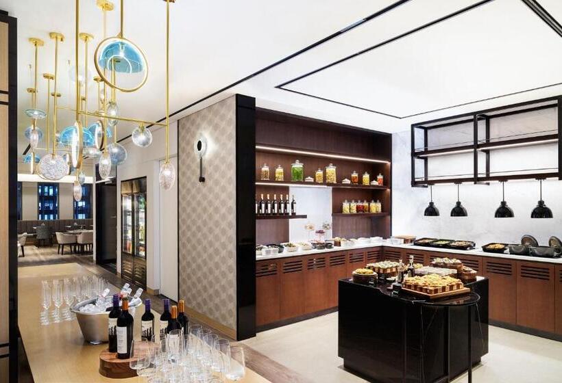 Номер Deluxe Кровать Кинг Вид на Город, Le Méridien Seoul Myeongdong