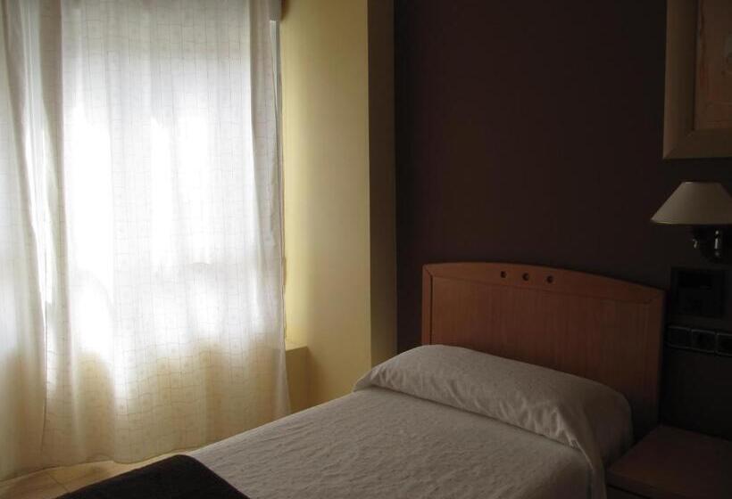Номер Стандарт Вид на Город, Hostal Meseguer