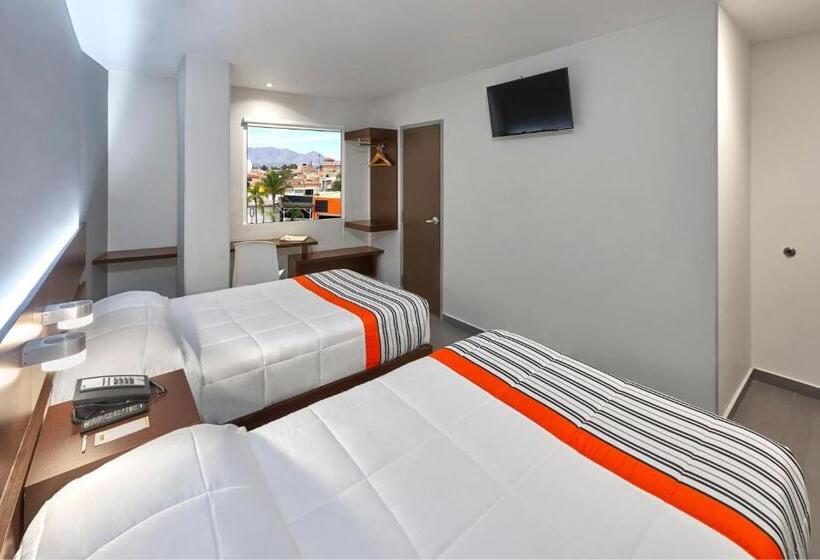 Номер Стандарт 2 Двуспальные Кровати, City Express Junior By Marriott Aguascalientes Centro