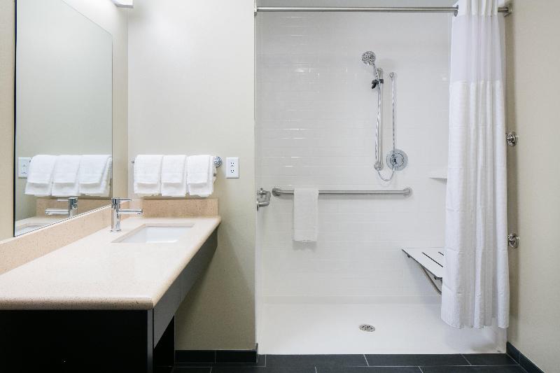 Студия Стандарт Кровать Куин, Staybridge Suites Des Moines Downtown, An Ihg