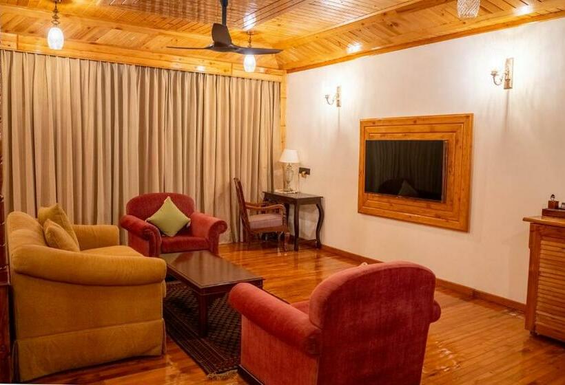 이그제큐티브 스위트, Chillaru Spa & Resort