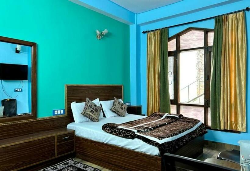 디럭스 4인 룸, Tirupati Regency Anandam