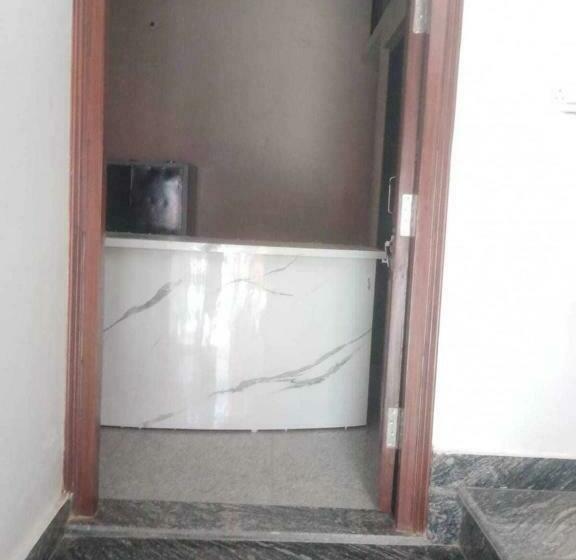 Трехместный Номер Классика, Oyo Bhavya Guest House