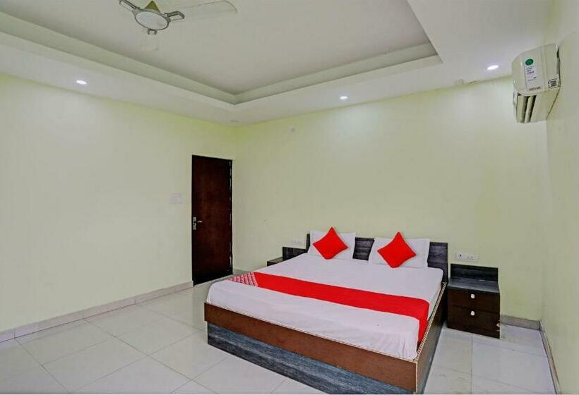 Трехместный Номер Классика, Oyo Flagship Shree Shyam Kripa Hotel And Restaurant