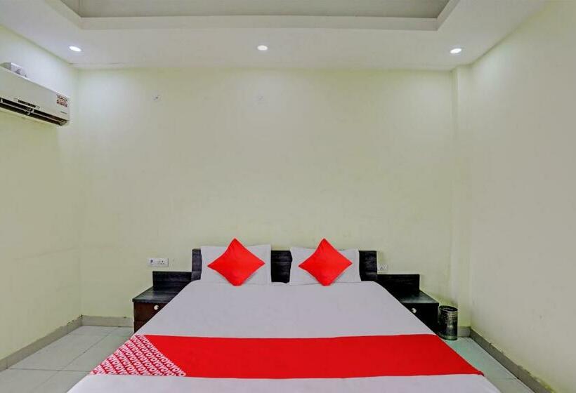 Трехместный Номер Классика, Oyo Flagship Shree Shyam Kripa Hotel And Restaurant