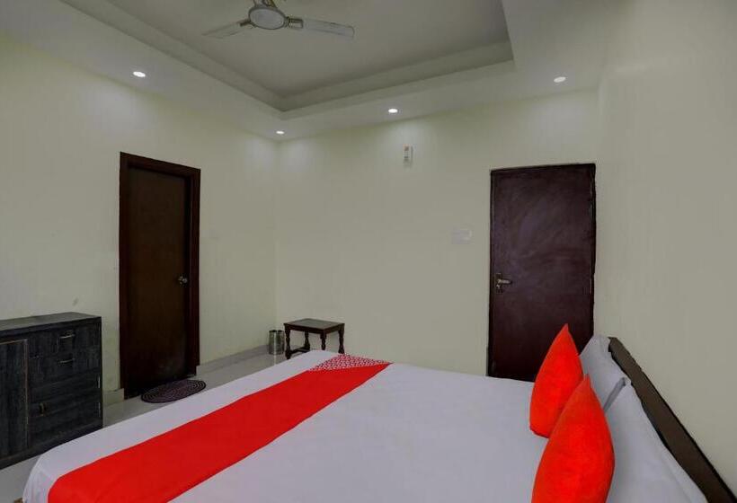 Трехместный Номер Классика, Oyo Flagship Shree Shyam Kripa Hotel And Restaurant