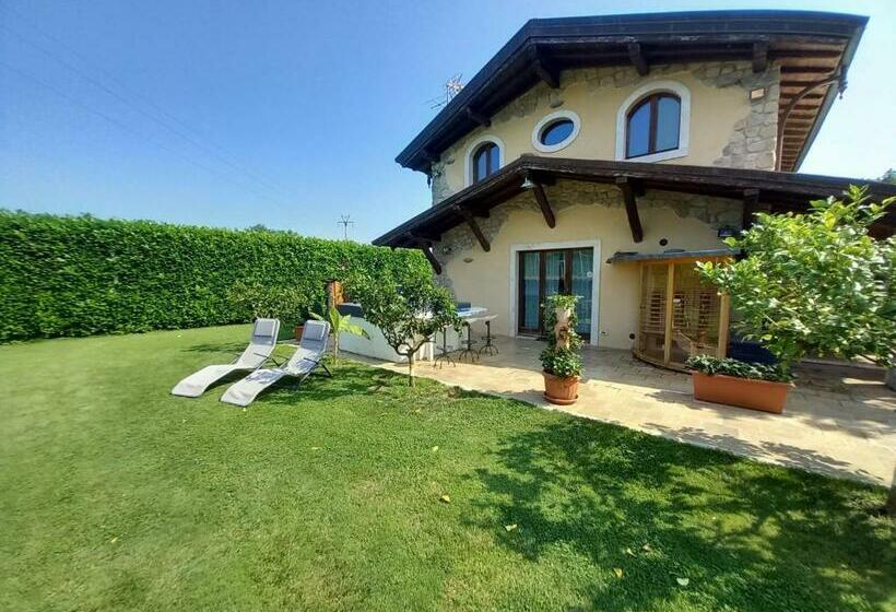 Студио Стандарт Вид на Сад, B&b Monte Tavolino
