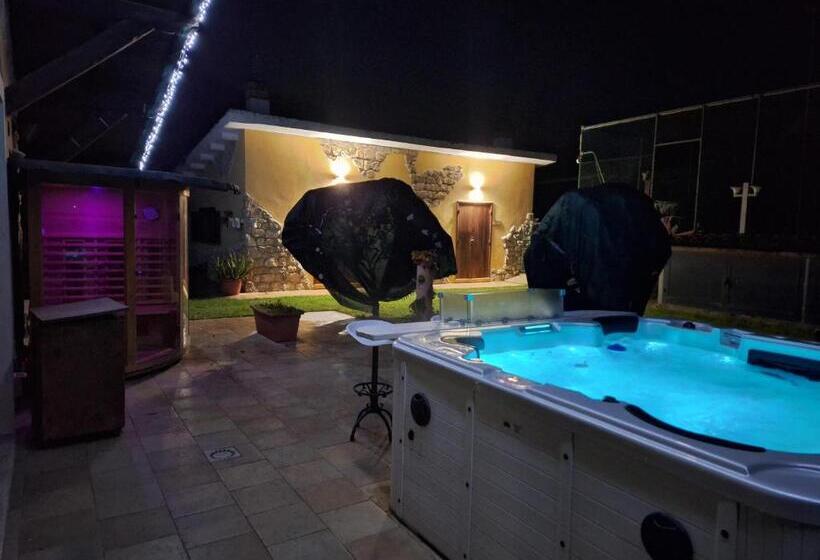 Студио Стандарт Вид на Сад, B&b Monte Tavolino
