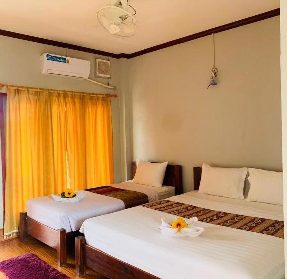 اتاق استاندارد سه تخته با بالکن, Inthila Garden Guest House