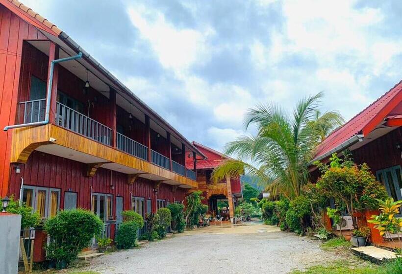 اتاق استاندارد چهارنفره با چشمانداز باغ, Inthila Garden Guest House