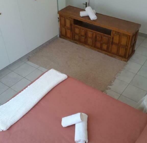 Семейный Номер, Cosmic Moments Guest House