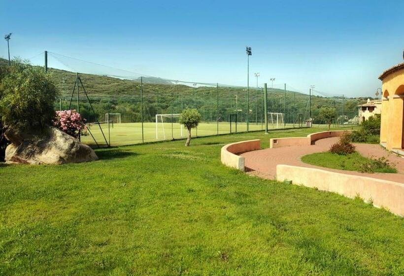 آپارتمان 1 خوابه با تراس, Residence With Private Beach In Marinella