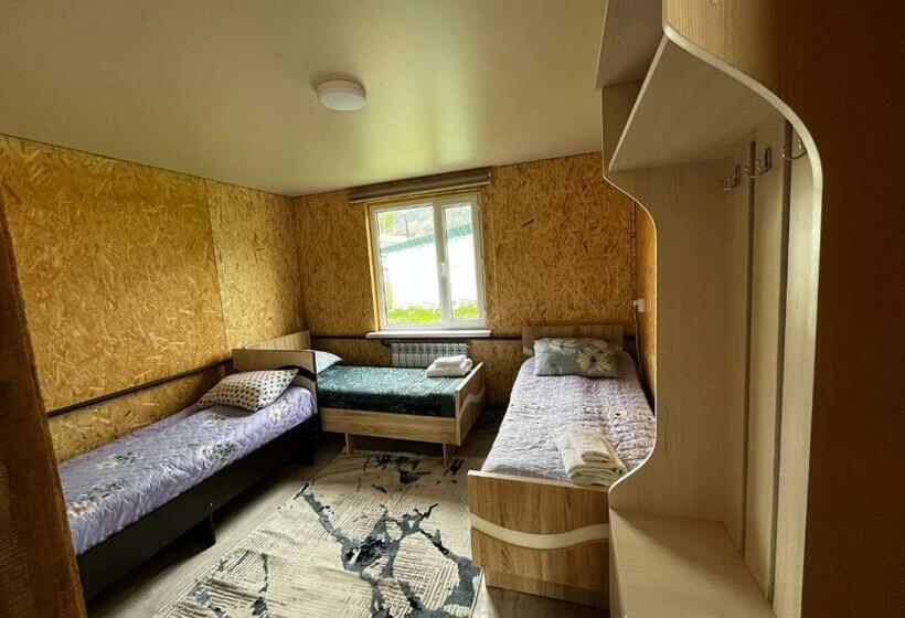اتاق استاندارد سه نفره, Archa Guest House