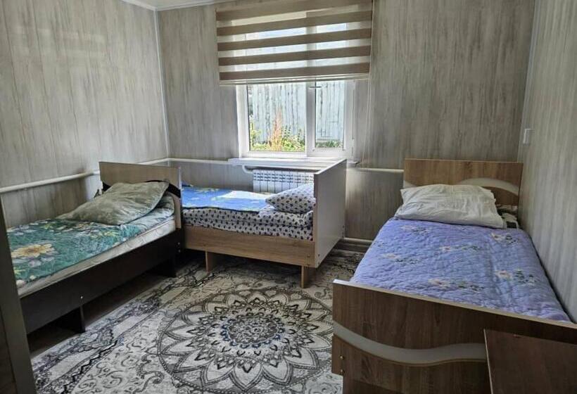 اتاق استاندارد سه نفره, Archa Guest House