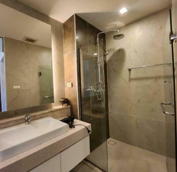 شقة سوبريور غرفة واحدة, The Astra Condo Large Room 50 Sqm ,sauna And Rooftop Pool