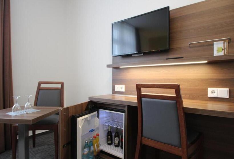 スタンダード４人部屋, Goethe Conference Hotel By Trip Inn