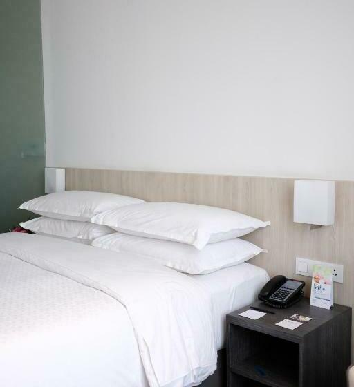 带大床的标准间, Four Points By Sheraton Jakarta Thamrin