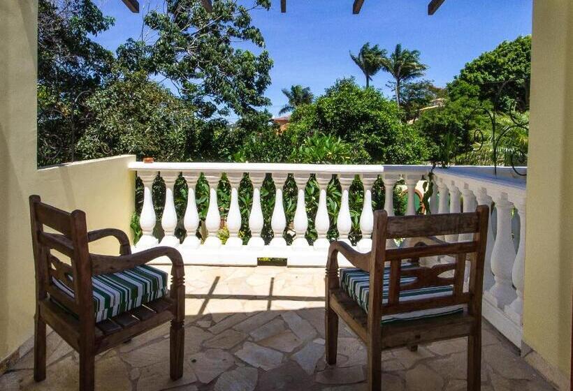 اتاق استاندارد سه تخته با بالکن, Pousada Villa Valentina