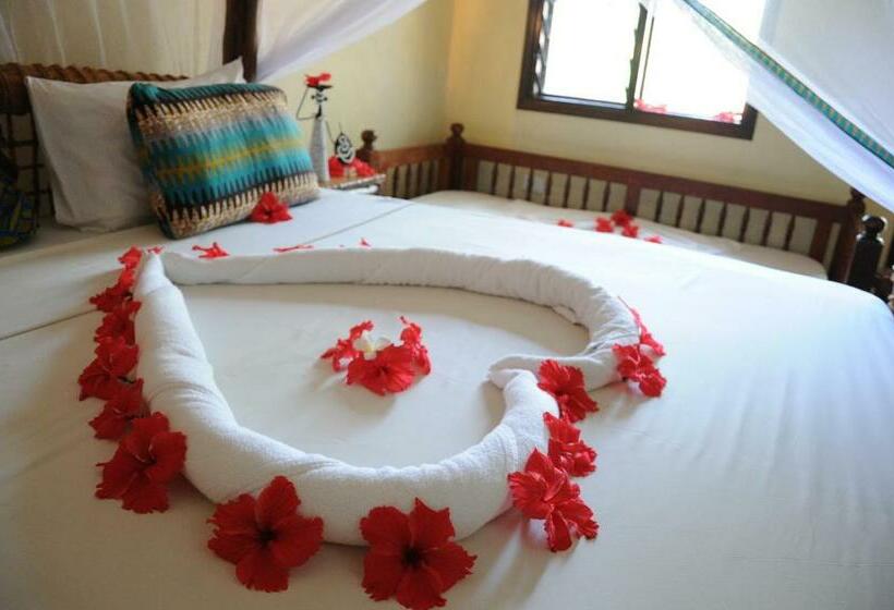 اتاق استاندارد سه نفره, Samaki Lodge