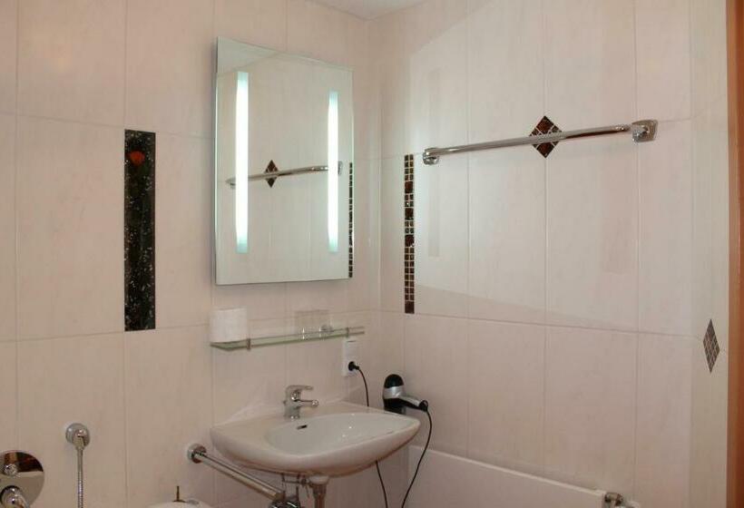 Номер Стандарт с Гидромассажем, Landhotel Fuchsbau
