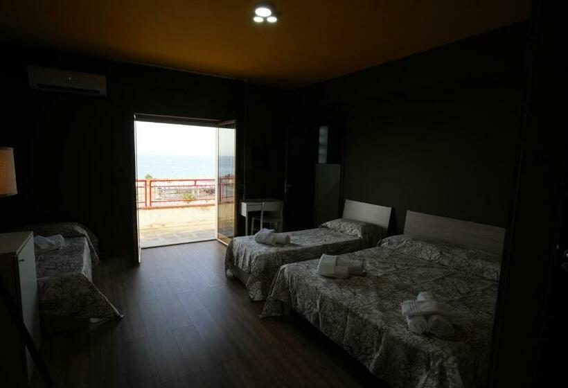 Апартаменты 1 Спальня с Террасой, Ammare B&b
