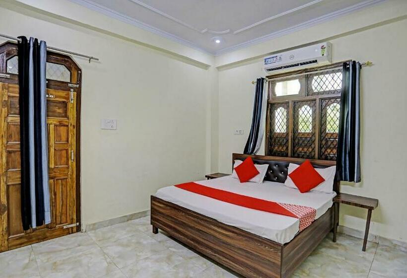اتاق کلاسیک سه تخته, Oyo Flagship Hotel Sunshine