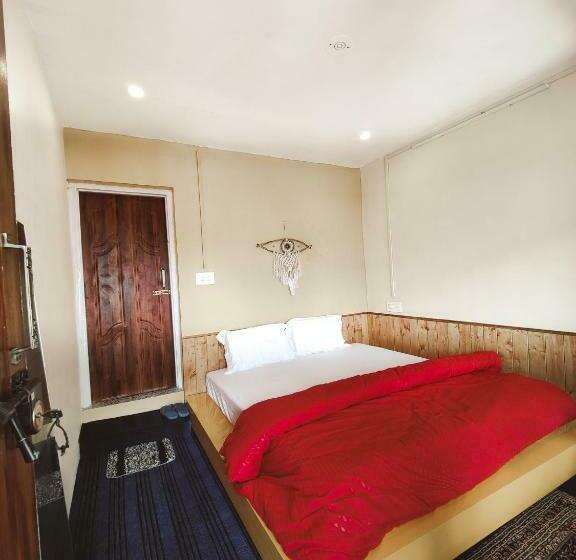 Номер Deluxe с Балконом, Mitra Hostel Sonamarg