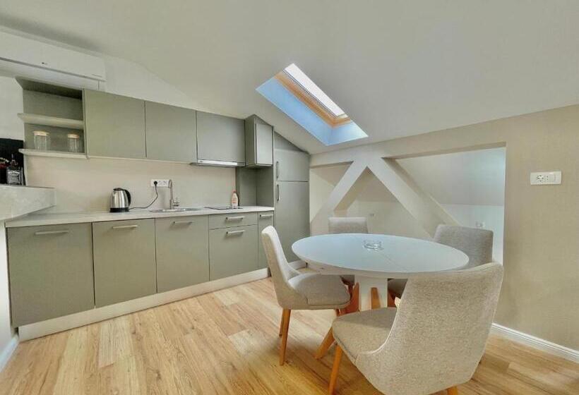 Апартаменты 2 Спальни, Comfort Apartments Pasha