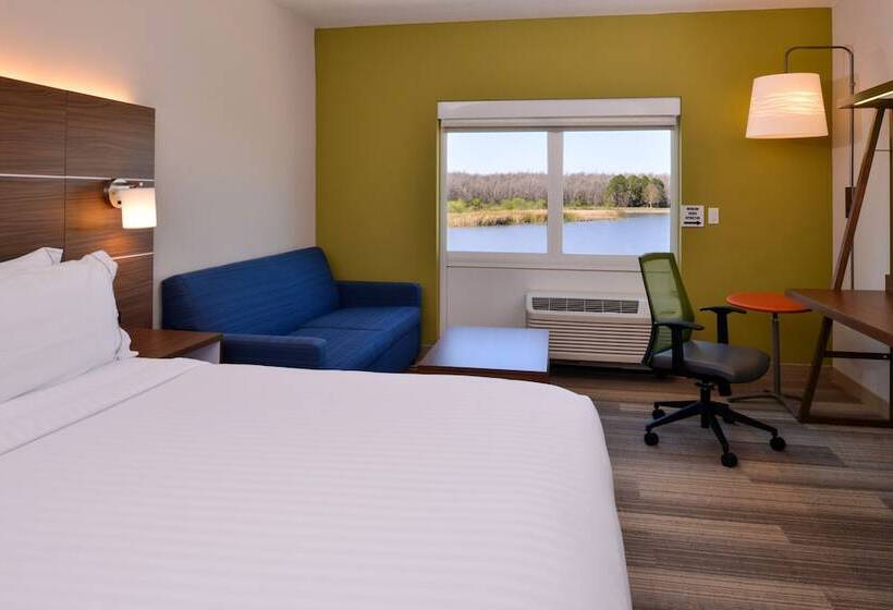 스위트, Holiday Inn Express & Suites Trinity, An Ihg