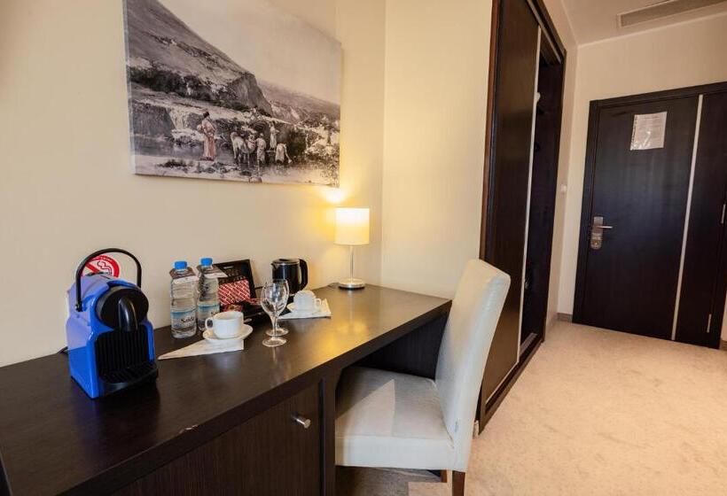 Junior Suite, Lalla Doudja