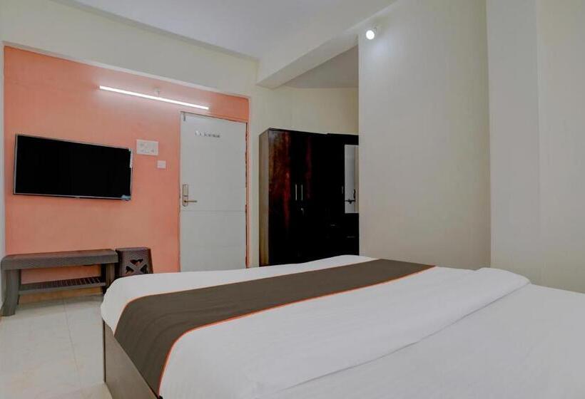 Трехместный Номер Классика, Collection O Hotel Krupa Lodge