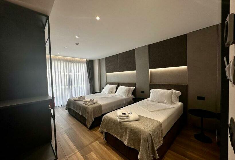 디럭스 트리플 룸, Frojd Kune Resort & Beach