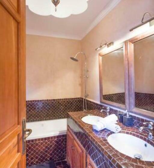 اتاق عادی, Arabian Riad