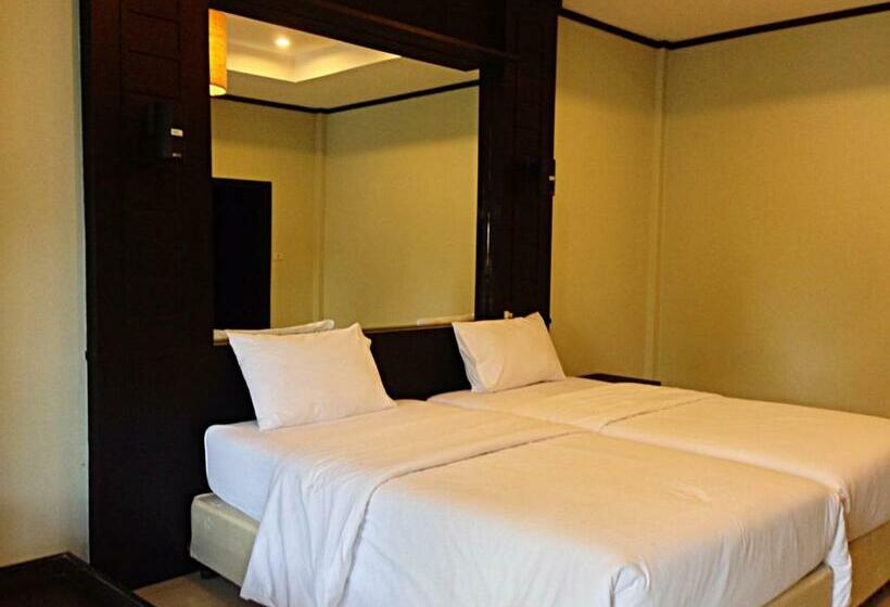 Номер Superior с Балконом, Nice Resort Pattaya