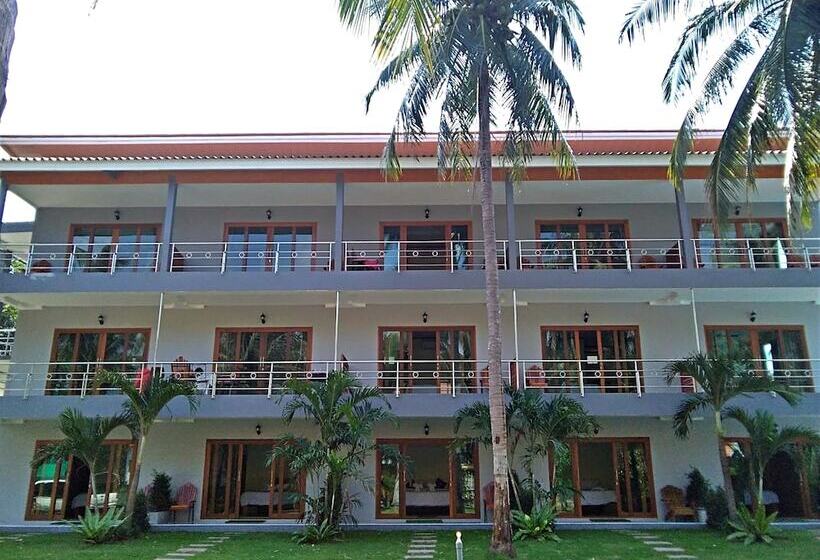 Номер Deluxe, The Ford Sunset Beach Resort