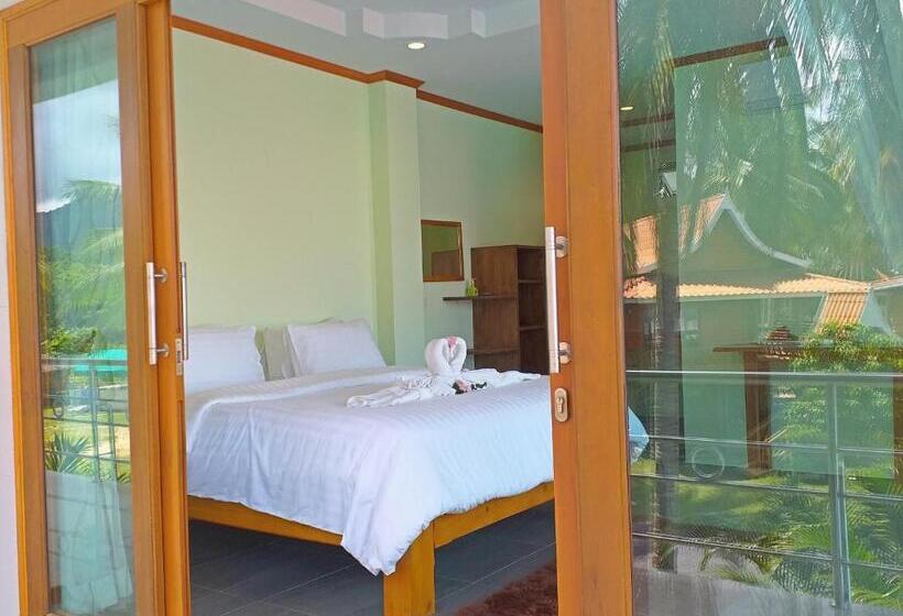 Номер Deluxe, The Ford Sunset Beach Resort