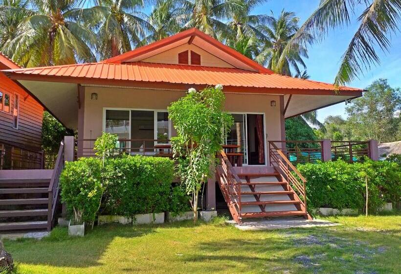 Трехместный Номер Deluxe, The Ford Sunset Beach Resort