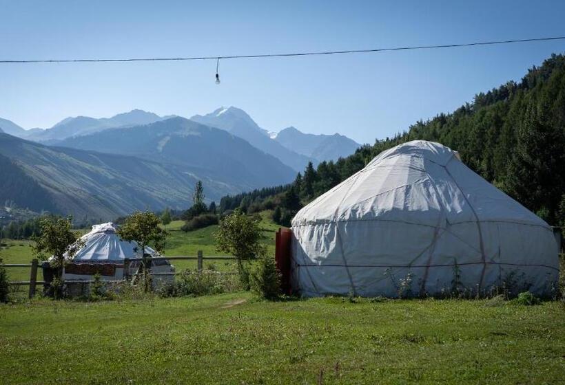 خانه 1 خوابه, Karakol Yurt Village