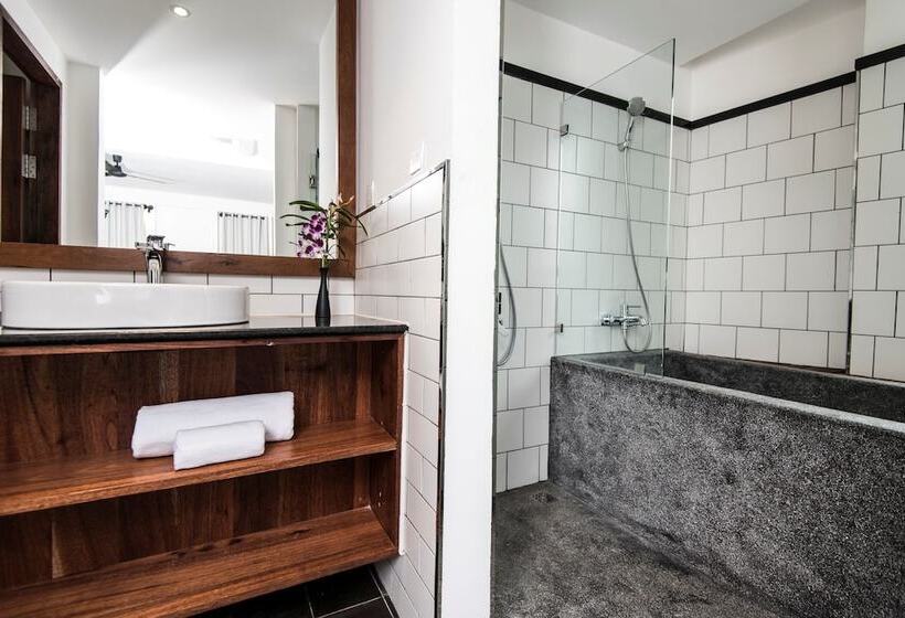 Президентский Люкс, Aquarius Hotel And Urban Resort