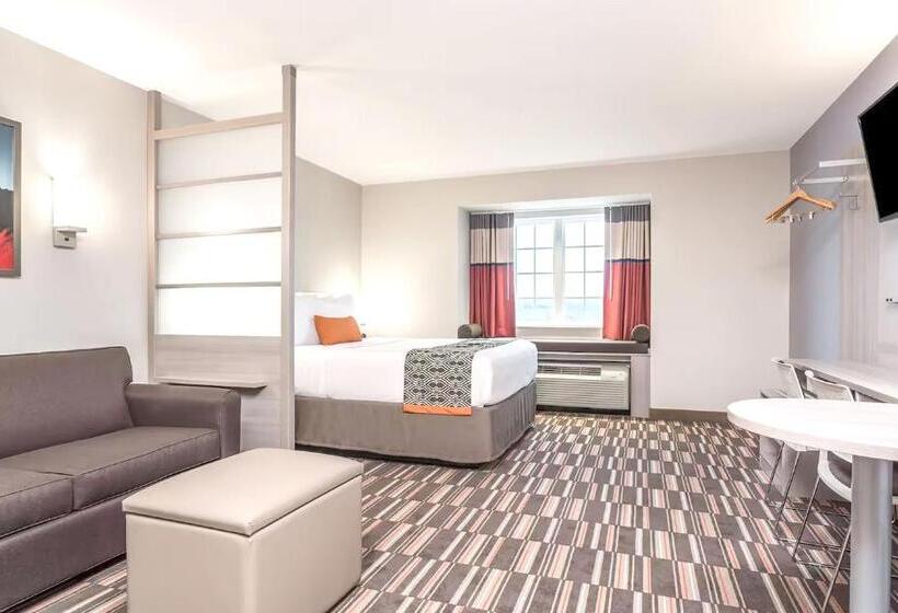 Студия Стандарт, Coratel Inn & Suites By Jasper Rochester