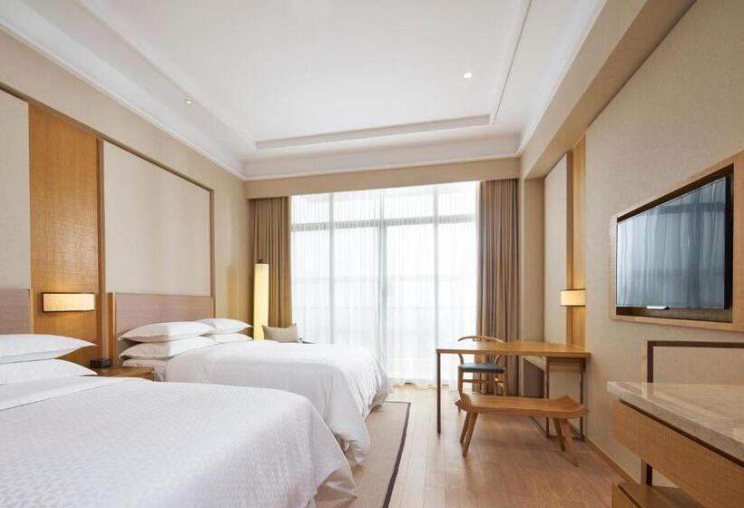 Стандартный Номер Нижний Этаж, Four Points By Sheraton Chengdu, Pujiang Resort
