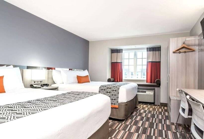 Номер Deluxe, Coratel Inn & Suites By Jasper Rochester