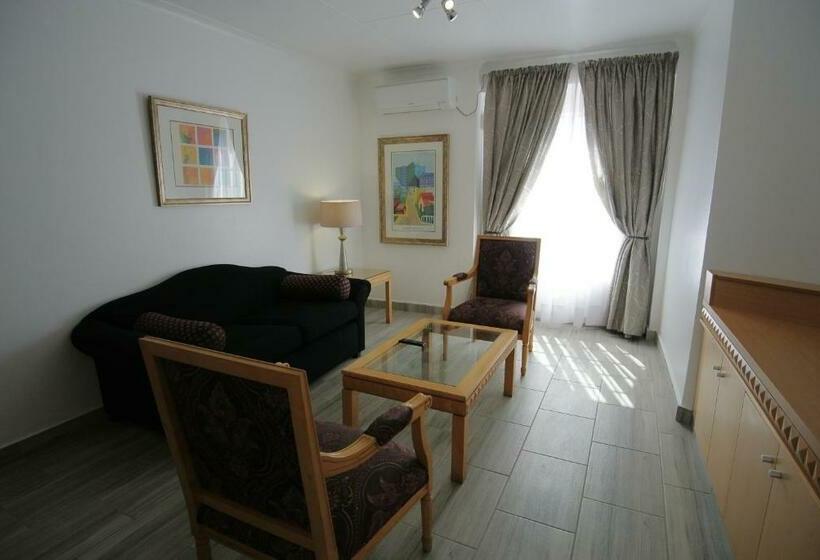 Номер Executive, Airport Inn And Suites