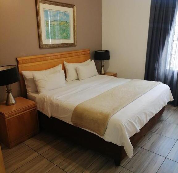 Люкс 2 Спальни, Airport Inn And Suites