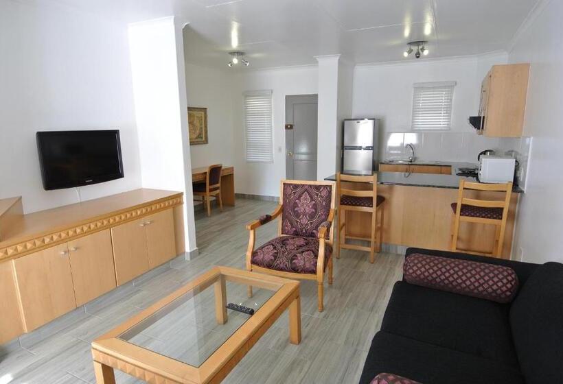 Номер Executive, Airport Inn And Suites
