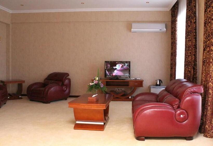 سوییت سوپریور, Abai Inn   Nursaya