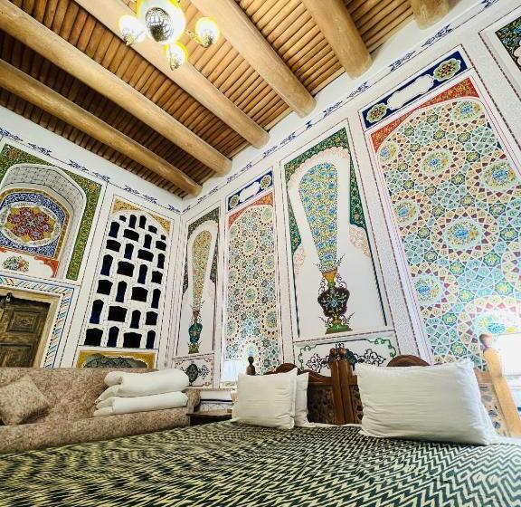 Полулюкс, Komil Bukhara Boutique