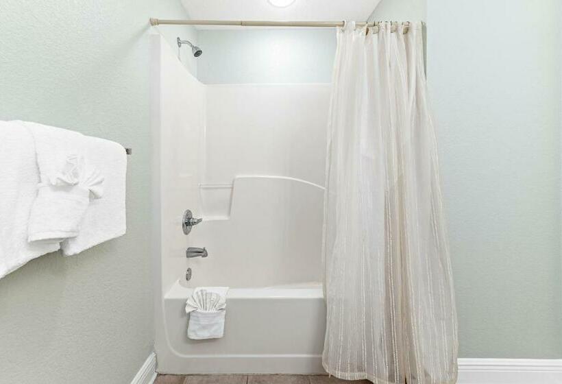 Апартаменты 1 Спальня с Балконом, Crystal Shores West 202
