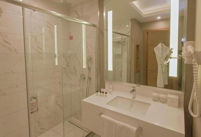 اتاق استاندارد با تخت بزرگ, Ramada Plaza By Wyndham Konya